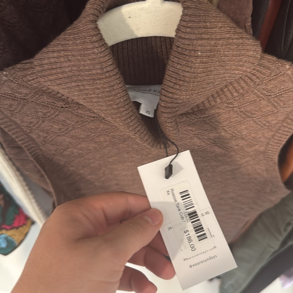 Sundays Brand Brown Sleeveless Turtleneck Sweater - Picture 2 of 2